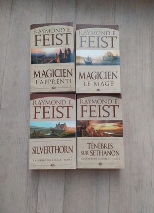 Lot 4 livre tome 1 à 4 krondor la guerre de la faille, état: Bon état, 17,00 €, 18,55 € Protection acheteurs incluse