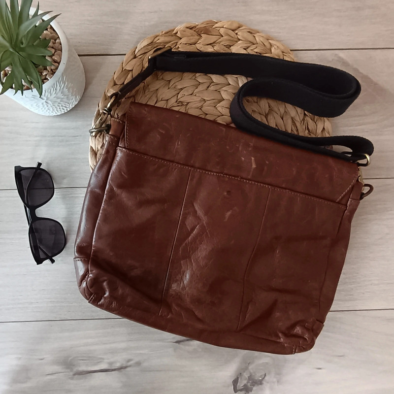 Sac Bandoulière Cuir Fossil Couleur Cognac 2