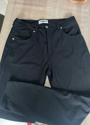 pantalon droit, brand: Evasion, condizioni: Ottime, taglia: M, €4.00, €4.90 include la Protezione acquisti