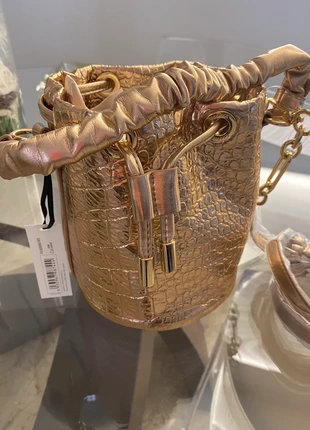 Borsa /Secchiello dorato Carpisa, brand: carpisa, condizioni: Nuovo con cartellino, €12.00, €13.30 include la Protezione acquisti