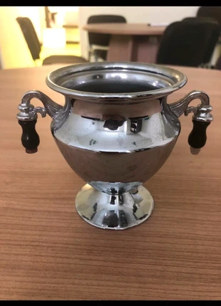 Vase métallique , marque: UNE, état: Satisfaisant, 2,00 €, 2,80 € Protection acheteurs incluse