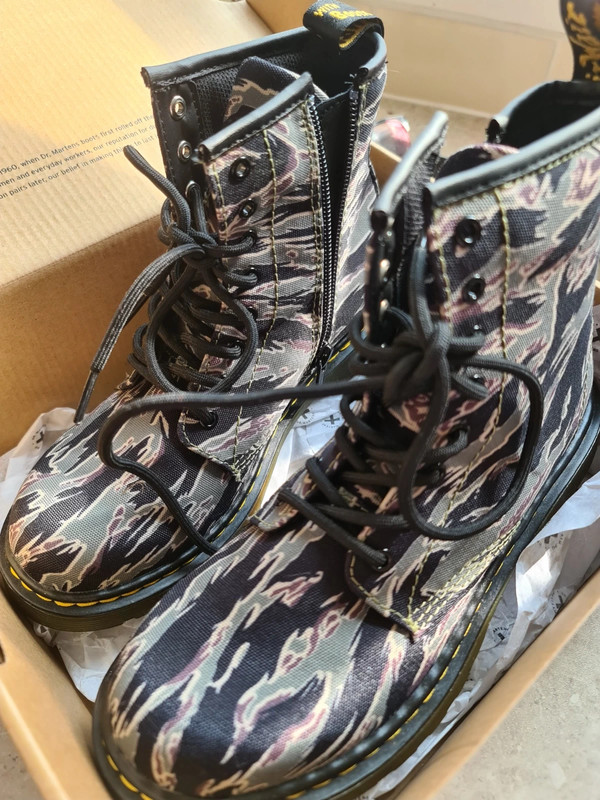 Camo on sale doc martens