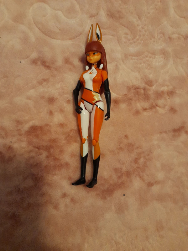 Volpina online action figure