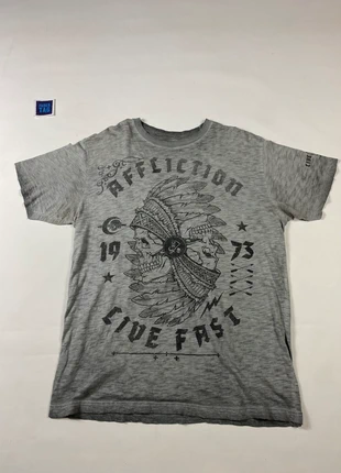 Y2K Affliction Grey Indian Skull Shirt – T-shirt vintage 00s Affliction, marque: Affliction, état: Bon état, taille: L, 40,00 €, 42,70 € Protection acheteurs (Pro) incluse