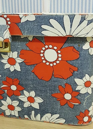 Large retro flower beauty case, brand: Vintage, condition: Good, €25.00, €26.95 includes Buyer Protection Pro