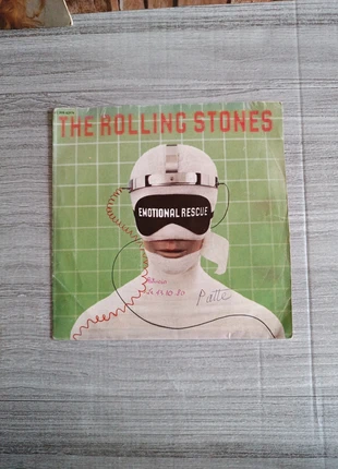 Vinyle Émotional rescue, condition: Good, €3.00, €3.85 includes Buyer Protection Pro