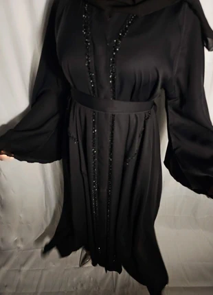 Abaya élégante style princesse – Fait main à Dubaï + Ceinture & Voile en Noir, marque: Emira style, état: Neuf sans étiquette, taille: Taille unique, 49,99 €, 53,19 € Protection acheteurs incluse