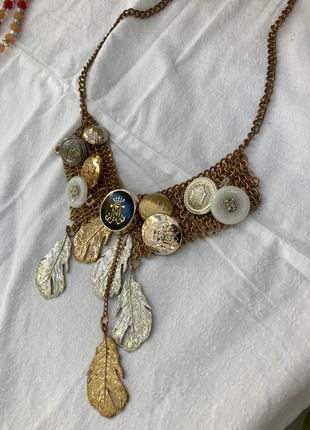 Collier plastron doré à breloques et boutons anciens – style bohème chic – pièce unique, brand: Vintage Dressing, condition: Very good, €10.00, €11.20 includes Buyer Protection