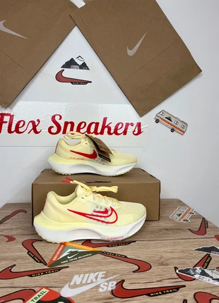 Nike Zoom Fly 5 taille 37,5, brand: Nike, condizioni: Nuovo con cartellino, taglia: 37.5, €109.00, €115.15 include la Protezione acquisti