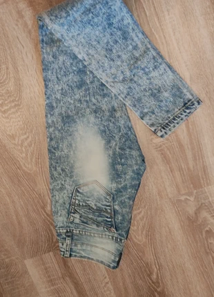 Vaquero, marca: Stradivarius, estado: Muy bueno, tamaño: XS / 34 / 6, 2,00 €, 2,80 € Protección al comprador incluida