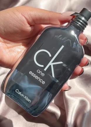 Calvin Klein CK One Essence Parfum Intense – 100ml, marque: Calvin Klein, état: Neuf avec étiquette, 38,00 €, 40,60 € Protection acheteurs incluse