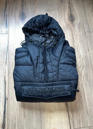 Doudoune napapijri noir logo brodé au milieu et sur l’épaule, brand: Napapijri, condizioni: Ottime, taglia: XL, €50.00, €53.20 include la Protezione acquisti