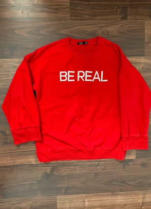 bershka red sweatshirt size xs oversized be real, marke: Bershka, zustand: Gut, größe: XS / 34 / 6, 10,00 €, 11,20 € inklusive Vinted-Käuferschutz