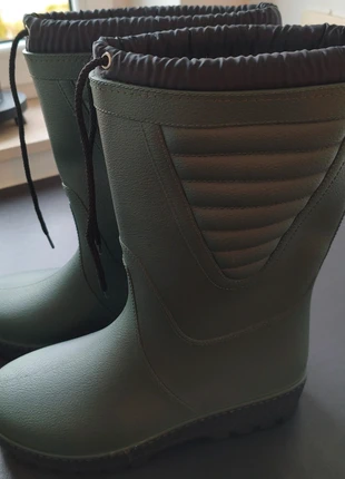 Bottes fourrées taille 40 neuves, marque: Frost, état: Neuf sans étiquette, taille: 40, 20,00 €, 21,70 € Protection acheteurs incluse