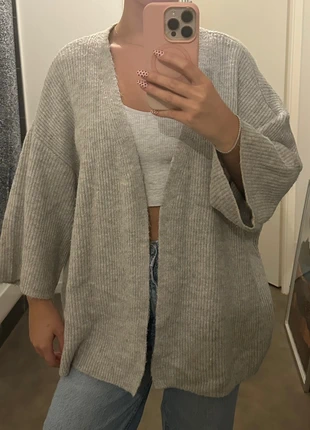 Cardigan gris H&M, brand: H&M, condition: Good, size: XS / 34 / 6, €2.00, €2.80 includes Buyer Protection