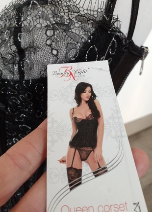 Corset sexy porte jarretelle et string s/m, marca: Beauty Night, estado: Novo com etiquetas, €30.00, €32.20 inclui Proteção do Comprador