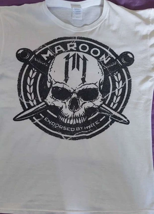 Maroon T-Shirt Merchandise, marke: Gildan, zustand: Sehr gut, größe: M, 25,00 €, 26,95 € inklusive Vinted-Käuferschutz