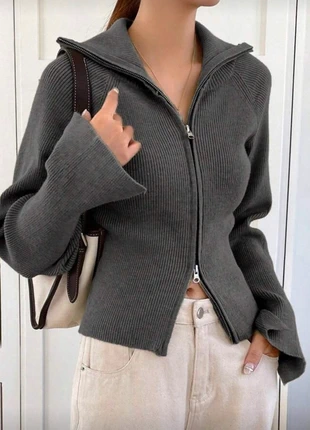 Gilet gris côtelé – Élégance minimaliste & moderne, brand: tara studio, condizioni: Ottime, taglia: M / IT 42 / EU 38, €44.99, €47.94 include la Protezione acquisti