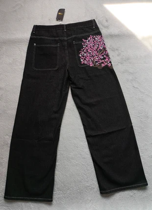 Jean avec Sakura brodé - Taille M - Couleur : Noir / jean, marke: Vintage Dressing, zustand: Neu, mit Etikett, größe: M, 35,00 €, 37,45 € inklusive Vinted-Käuferschutz