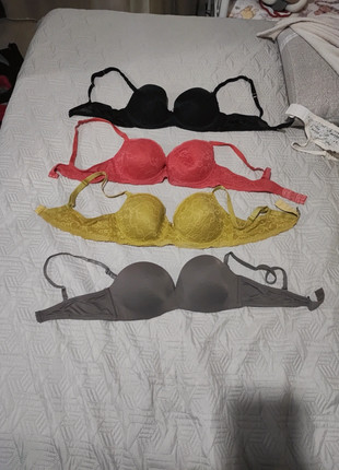 set reggiseni Intimissimi e Tezenis S