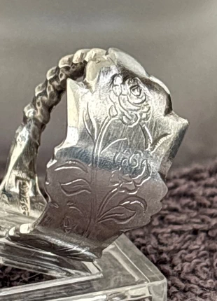 Ring "Faded rozes", staat: Heel goed, maat: 59.7 mm / 19 mm Ø, € 12,50, € 13,83 inclusief Kopersbescherming