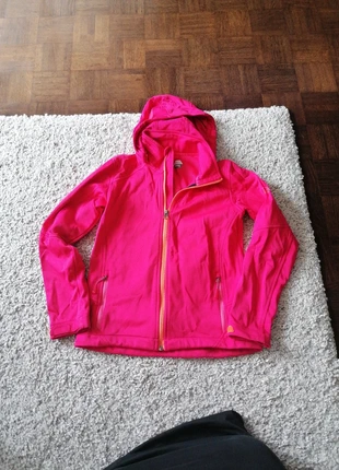 Leichte Jacke, merk: McKinley, staat: Goed, maat: 12 jaar / 152 cm, € 3,00, € 3,85 inclusief Kopersbescherming
