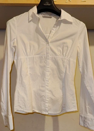 Camicia bianca semplice in cotone , brand: Terranova, condizioni: Ottime, taglia: M / IT 42 / EU 38, €5.00, €5.95 include la Protezione acquisti