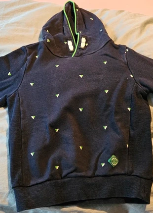 Leuke donkerblauwe hoodie, merk: WE, staat: Heel goed, maat: 5 jaar / 110 cm, € 2,00, € 2,80 inclusief Kopersbescherming