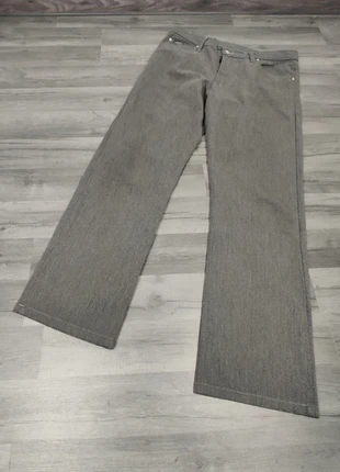 Pantalon vintage gris - Hugo Boss - 44, merk: Hugo Boss, staat: Heel goed, maat: W34 | FR 44, € 44,90, € 47,85 inclusief Kopersbescherming