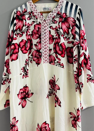 Robe été manches longues légère Taille XXL/44 Norhan Style fleurie/creme, marke: Norhan Style, zustand: Sehr gut, größe: XXL / 44 / 16, 8,00 €, 9,10 € beinhaltet Vinted-Käuferschutz Pro