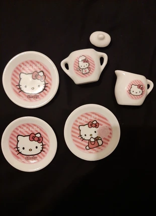 Mini dînette hello kitty, merk: Hello Kitty, staat: Goed, maat: Universeel, € 2,00, € 2,80 inclusief Kopersbescherming