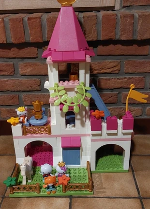Hello kitty kasteel, marque: Hello Kitty, état: Bon état, taille: 3-6 mois / 62 cm, 15,00 €, 16,45 € Protection acheteurs incluse
