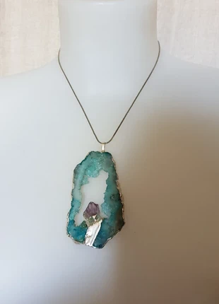 Pendentif minéral et métal argenté , marque: Pierre naturelle, état: Très bon état, 22,00 €, 23,80 € Protection acheteurs incluse
