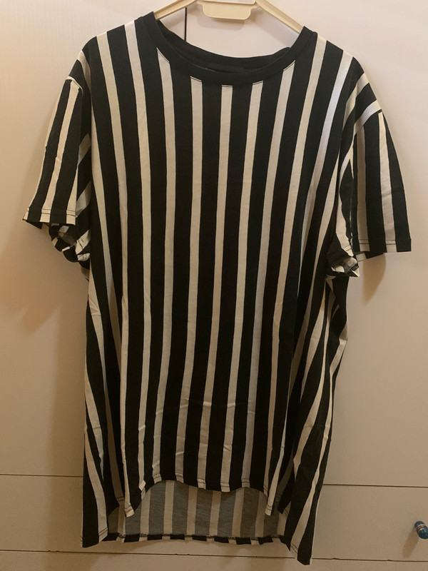 Camiseta a rayas blanca y negra hotsell