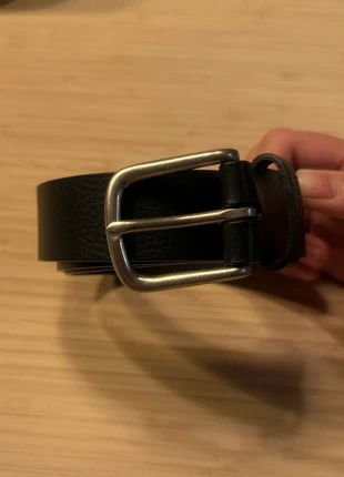 Uniqlo Italian Oiled Leather Belt Black Size M (Men’s), merk: Uniqlo, staat: Heel goed, maat: 85 cm, € 18,00, € 19,60 inclusief Kopersbescherming