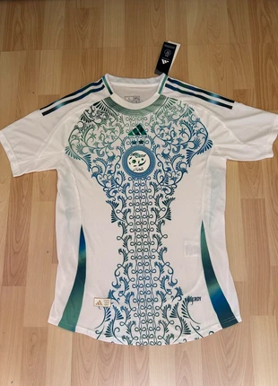 Maillot Algérie, merk: adidas, staat: Nieuw zonder prijskaartje, maat: L, € 25,00, € 26,95 inclusief Kopersbescherming