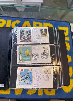 Classeur n°10 lot d’enveloppe timbrée premier jour avec des série limitée et numérotées, état: Très bon état, 85,00 €, 89,95 € Protection acheteurs (Pro) incluse