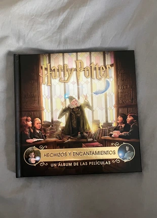 libro Harry Potter: Hechizos y Encantamientos – Un álbum de las películas, état: Neuf sans étiquette, 15,00 €, 16,45 € Protection acheteurs incluse