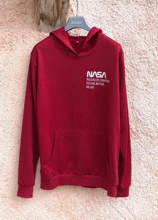 Sweat-shirt rouge large à capuche neuf, marke: Shein, zustand: Neu, größe: M, 5,00 €, 5,95 € inklusive Vinted-Käuferschutz