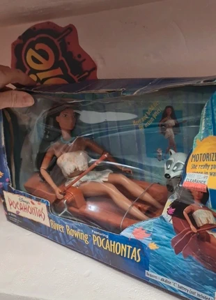 Pocahontas river rowing et Meeko, marke: Disney, zustand: Sehr gut, größe: 7 Jahre / 122, 89,00 €, 94,15 € beinhaltet Vinted-Käuferschutz Pro