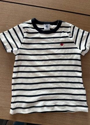 Pepit bateau t-shirt, merk: Petit Bateau, staat: Goed, maat: 4 jaar / 104 cm, € 2,00, € 2,80 inclusief Kopersbescherming