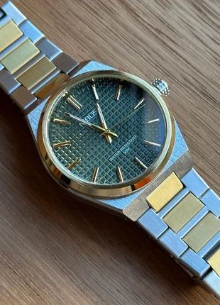 Relógio novo para homens - Aço Inoxidável - Prateado e dourado, marque: Nibosi, état: Neuf sans étiquette, taille: 39–42 mm, 35,00 €, 37,45 € Protection acheteurs incluse