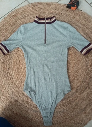 Bodie manche courte jennyfer taille 34, marke: Jennyfer, zustand: Gut, größe: XS / 34 / 6, 2,50 €, 3,33 € beinhaltet Vinted-Käuferschutz Pro