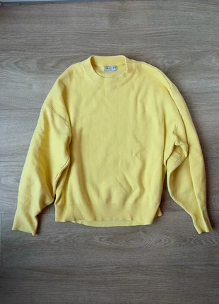 Yellow sweater, merk: Loavies, staat: Goed, maat: S / 36 / 8, € 10,00, € 11,20 inclusief Kopersbescherming