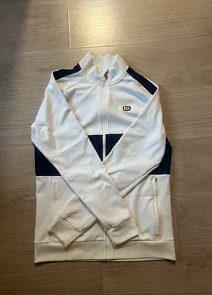 Veste TN blanche, brand: Nike, condition: Very good, size: M, €45.00, €47.95 includes Buyer Protection