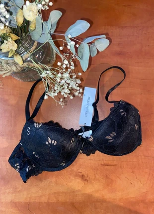 Soutien gorge Manoukian 85C, marque: Manoukian, état: Neuf avec étiquette, taille: 85C, 7,00 €, 8,05 € Protection acheteurs incluse