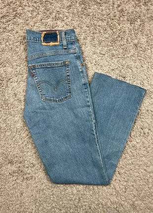 Jean Levis 550 Boot Cut Taille W26 Couleur Bleu Clair, marque: Levi's, état: Très bon état, taille: S / 36 / 8, 3,00 €, 3,85 € Protection acheteurs incluse
