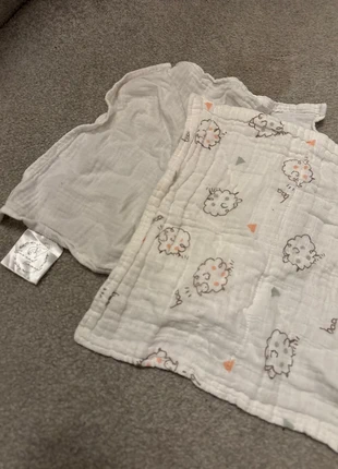 Small burp squares, brand: Samuel sam, condition: Very good, £1.00, £1.38 includes Buyer Protection