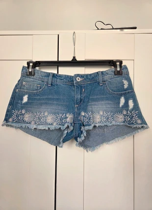 Short en jean bleu brodé taille 38, marca: Vintage Dressing, estado: Muito bom, tamanho: M / 38 / 10, €4.00, €4.90 inclui Proteção do Comprador
