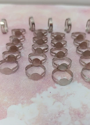 Bases anillos ajustables. Lote de 25 und, brand: NO LABEL, condizioni: Nuovo senza cartellino, €1.50, €2.28 include la Protezione acquisti